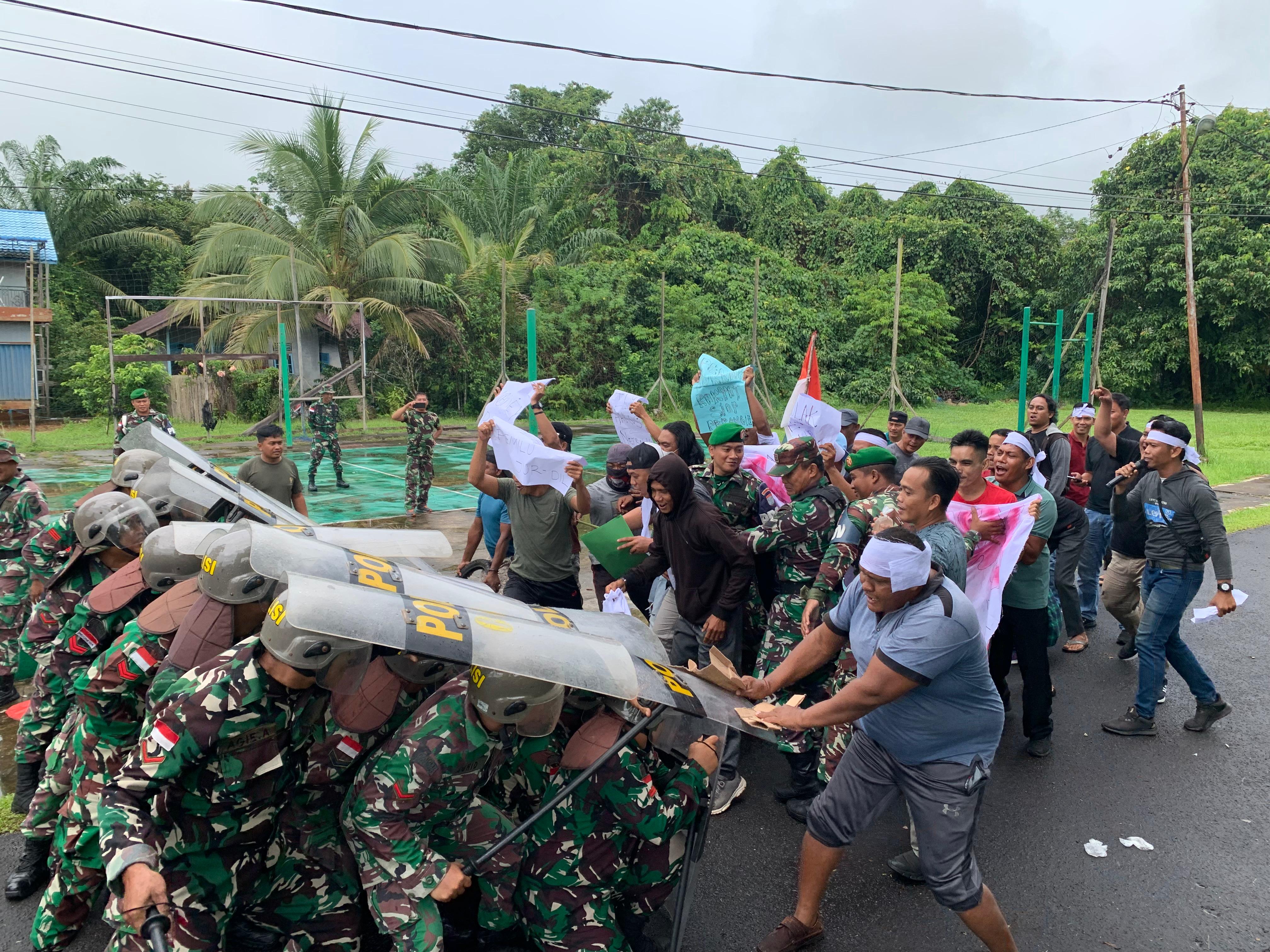 Ricuh, Kodim 1206 Putussibau Berhasil Pukul Mundur Demonstran