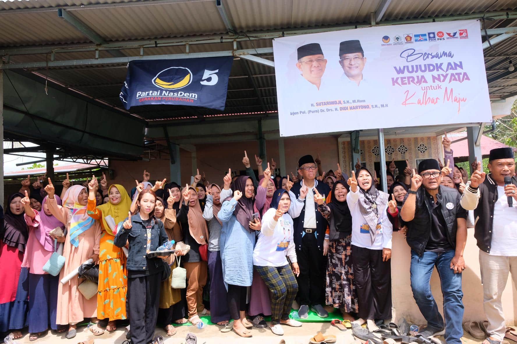 Tatap Muka dengan Warga Desa Lumbang, Sutarmidji Janjikan Pembangunan Jalan Lingkar Luar