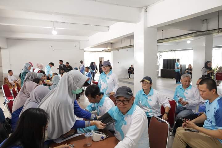 Semarak HUT Korpri, Pj Sekda Ketapang Ikuti Senam Massal dan Pemeriksaan Kesehatan Gratis