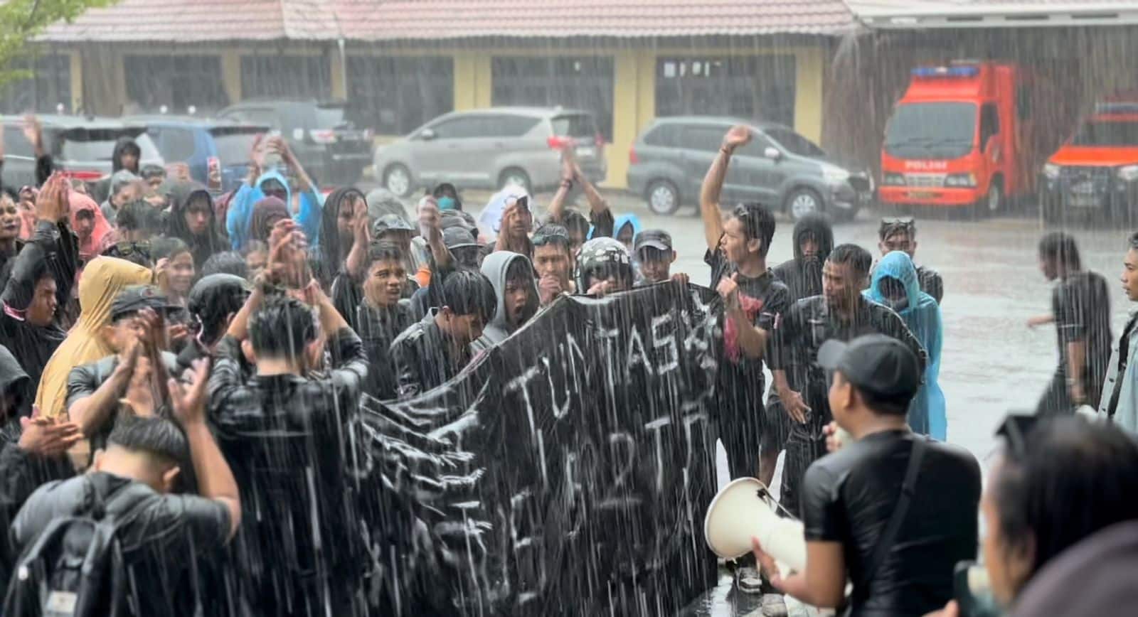 Polda Kalbar Terima Dialog Puluhan Pendemo, Sebut Laporan Dugaan Korupsi BP2TD Ria Norsan Tunggu Pilkada Selesai