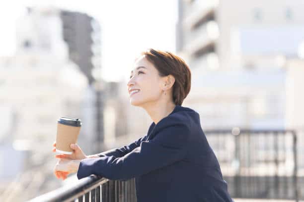 Cara Berdamai dengan Diri Sendiri Agar Hidup Lebih Bahagia