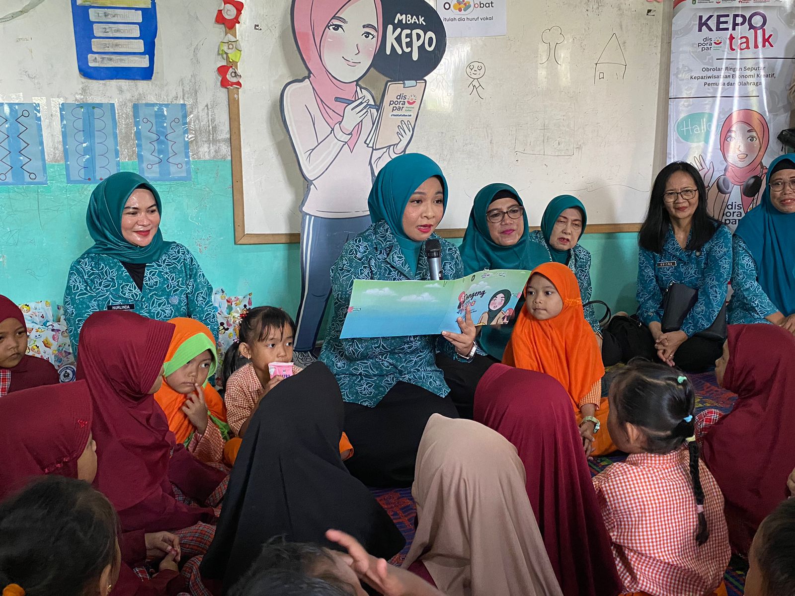 Windy Galakkan “New Posyandu” di Kalbar lewat Dongeng dan Sarapan Bergizi untuk Anak PAUD