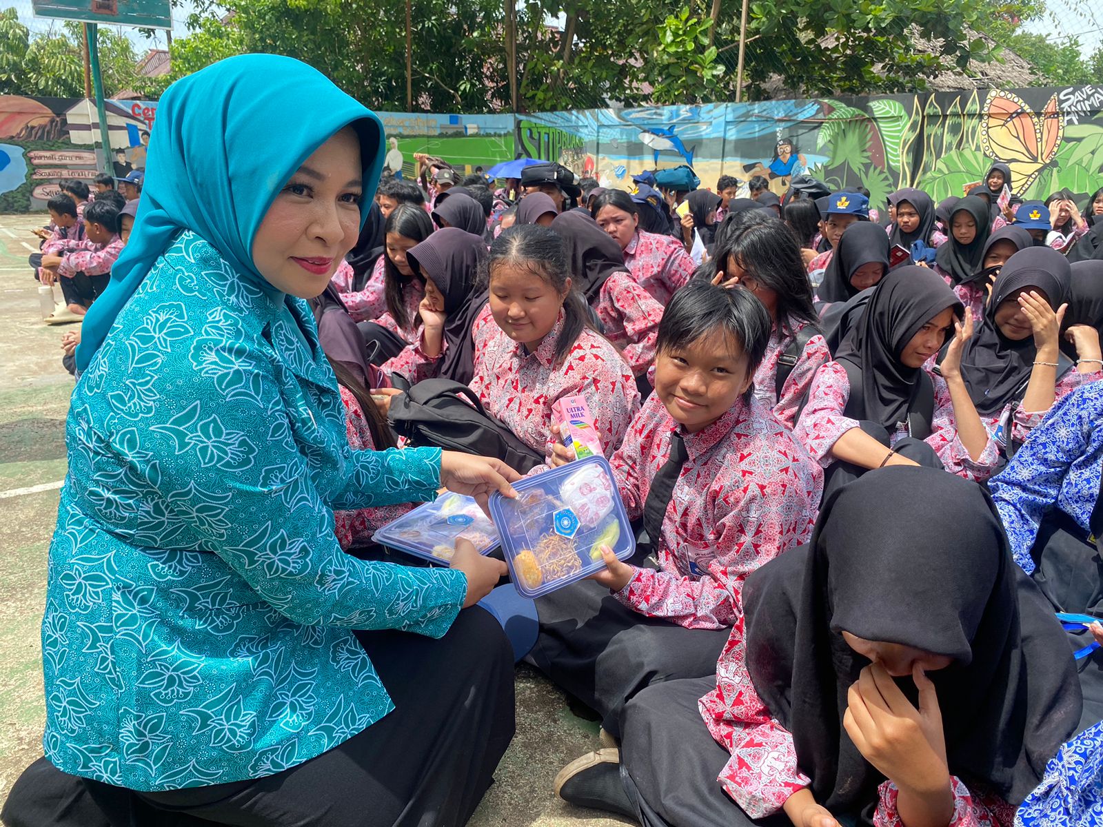 TP PKK Kalbar Uji Coba Makan Sehat Bergizi di 2 Sekolah di Mempawah