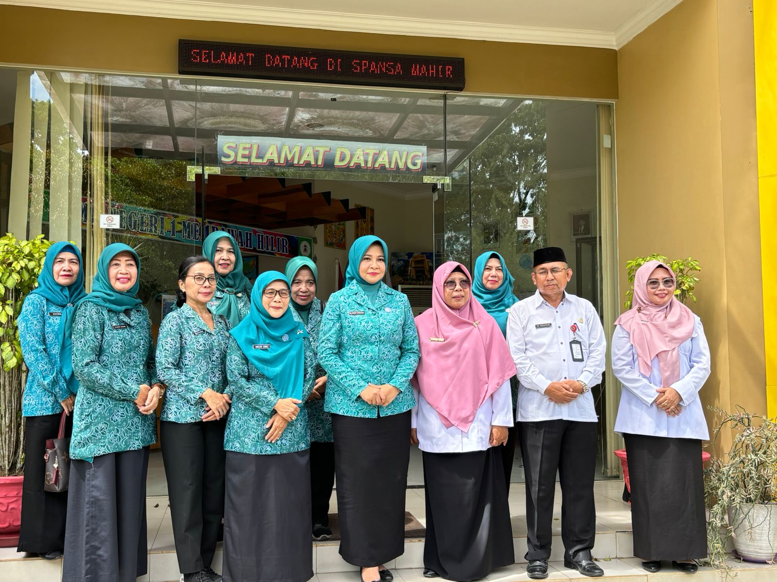 Disdikporapar Apresiasi Program Makan Bergizi TP PKK Kalbar Diuji Coba di Sekolah Mempawah