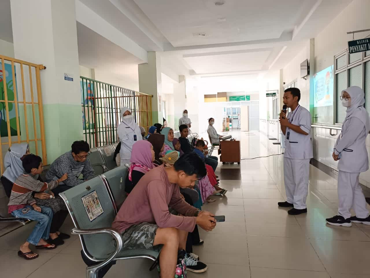 Waspada Bahaya Gadget Bagi Kesehatan Anak