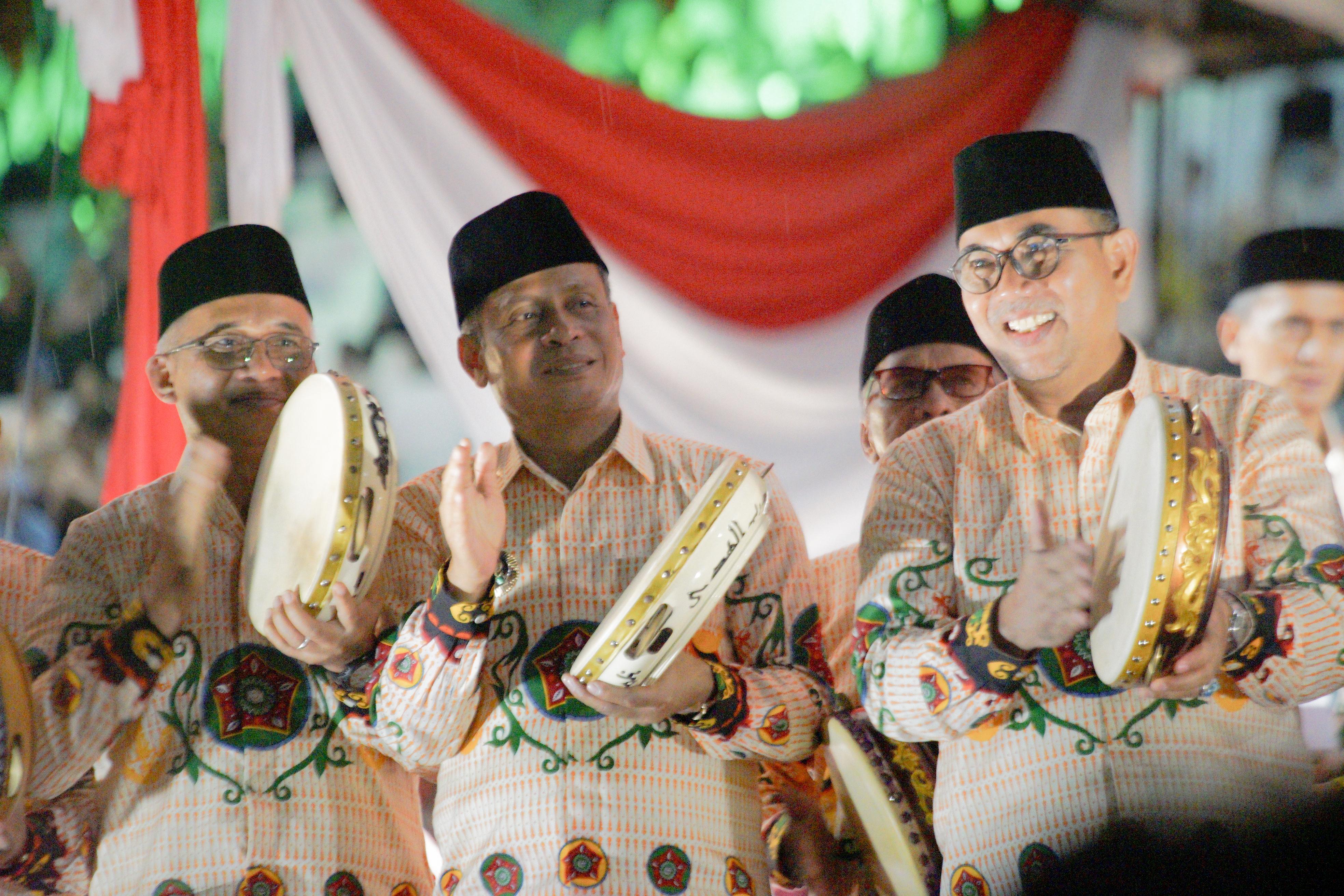 Hadiri Pembukaan MTQ Kalbar di Landak, Pj Wako Semangati Kafilah Pontianak