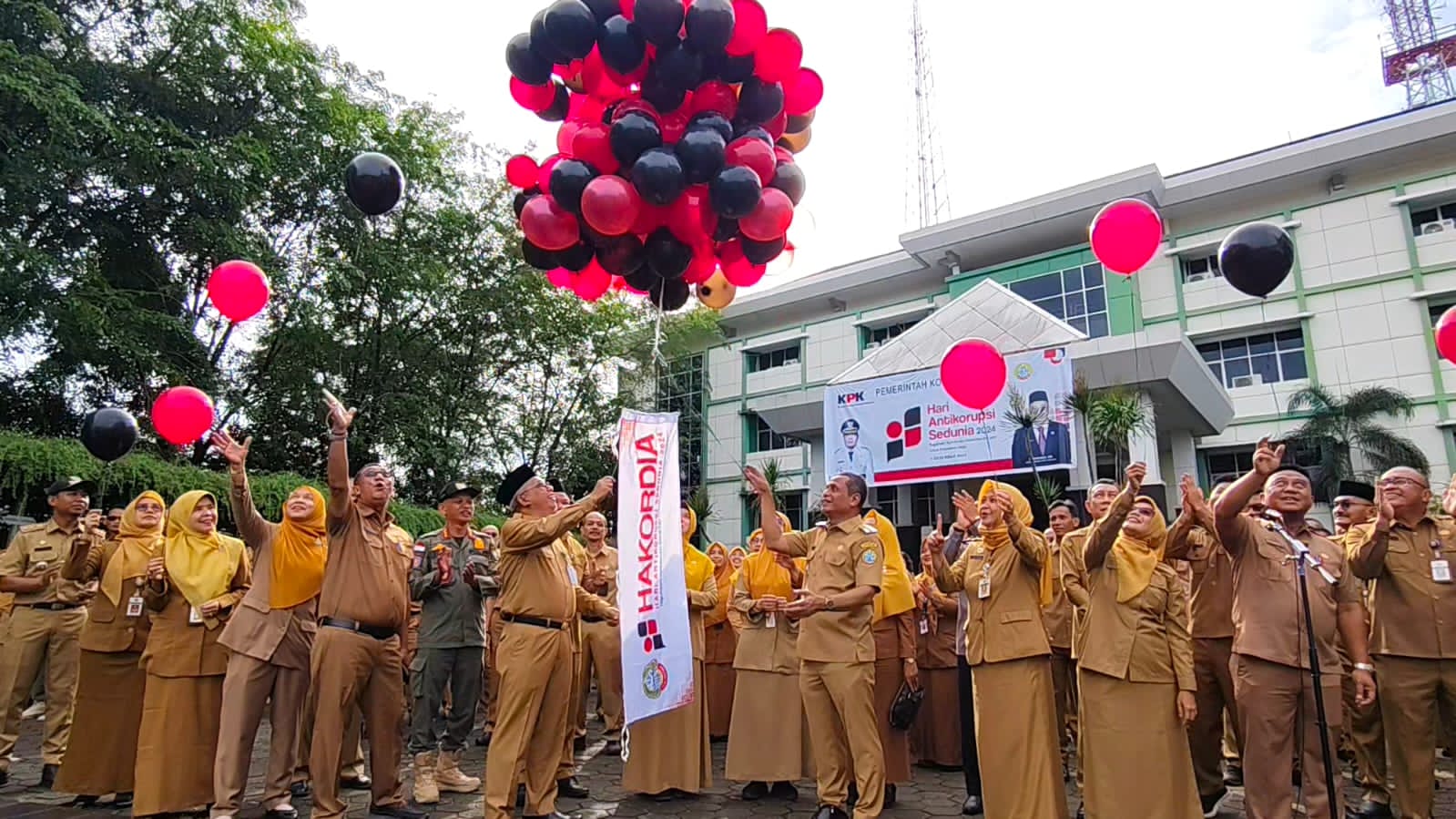 Edi Suryanto Pimpin Apel Hari Anti Korupsi Sedunia 2024 di Pontianak, Komitmen Berantas Korupsi Mulai dari Diri Sendiri