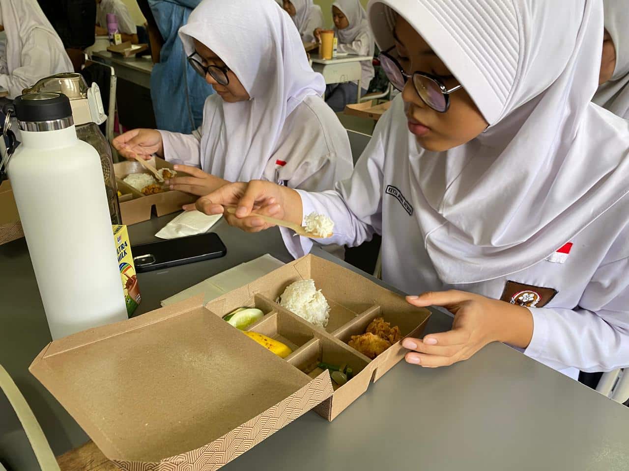 Program Makan Bergizi Gratis Prabowo-Gibran Dimulai Hari Ini! 190 Dapur MBG Beroperasi di Seluruh Indonesia