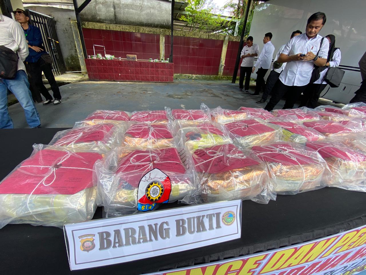 Polda Kalbar Musnahkan 35 Kg Sabu Hasil Penyelundupan di Perbatasan Malaysia-Indonesia