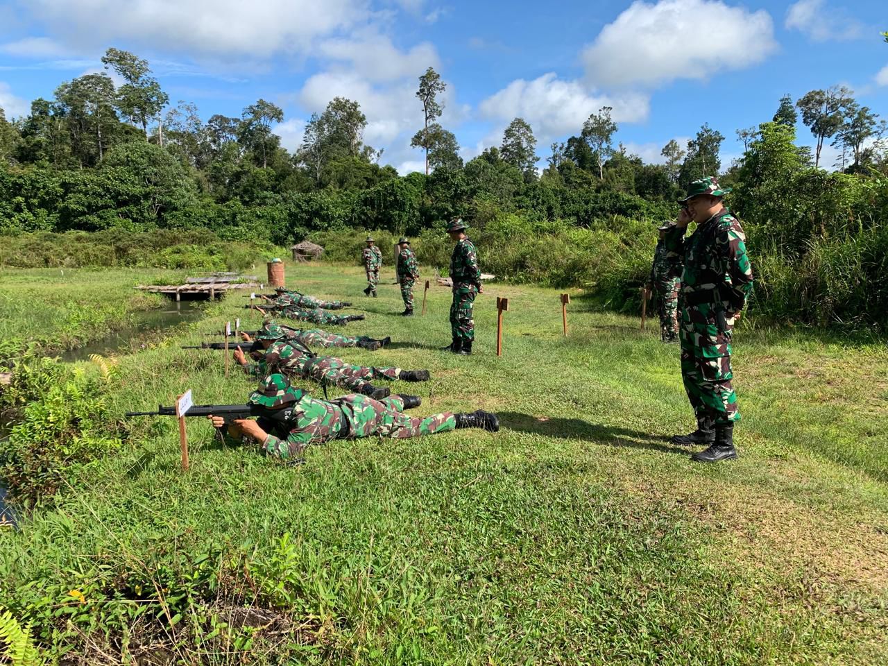 Pertajam Bidikan, Prajurit Kodim 1206/Putussibau Laksanakan Latihan Menembak
