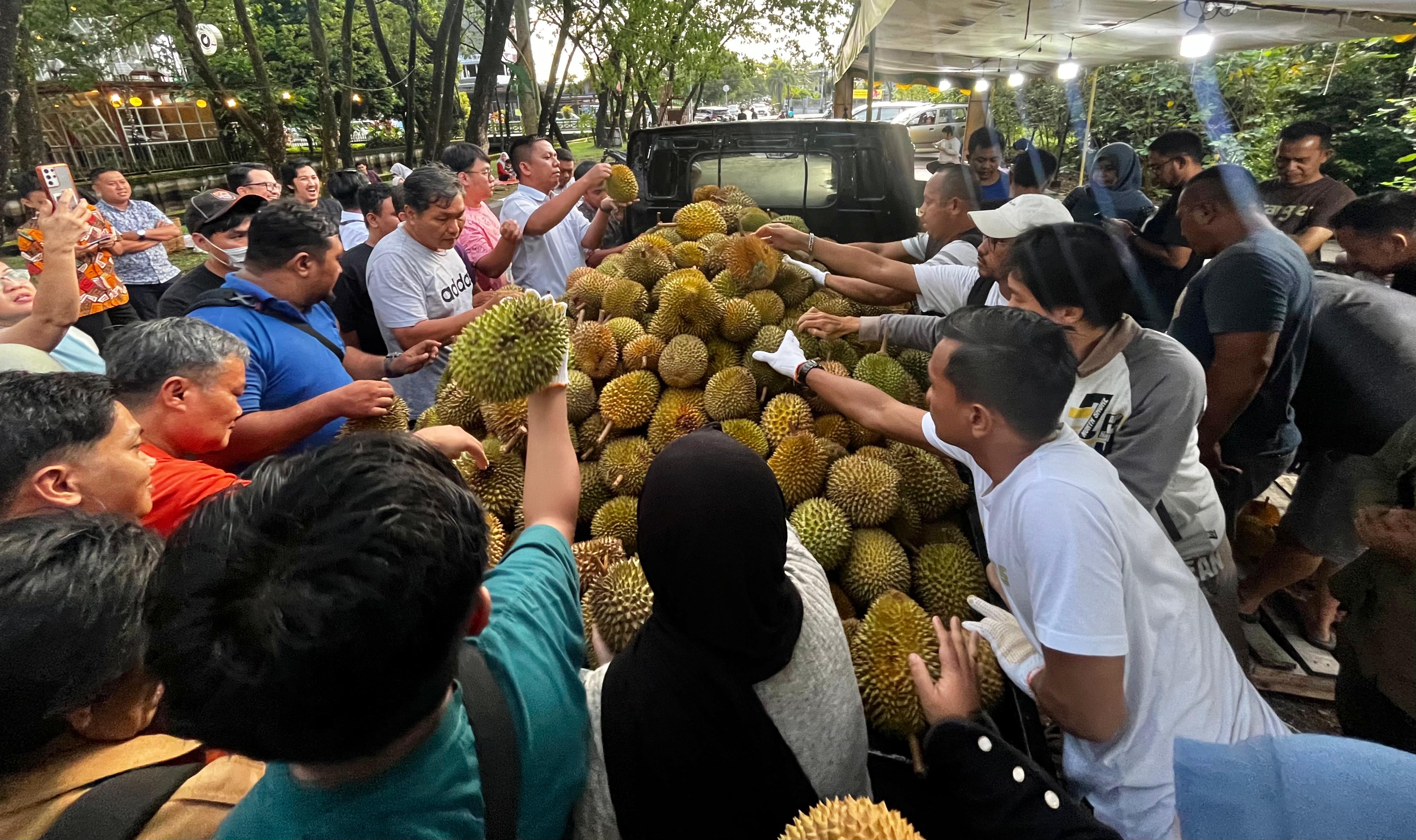 BI Kalbar Dorong Transaksi Digital, Diskon 10% untuk Pengguna QRIS di Lapak Durian Jemongko