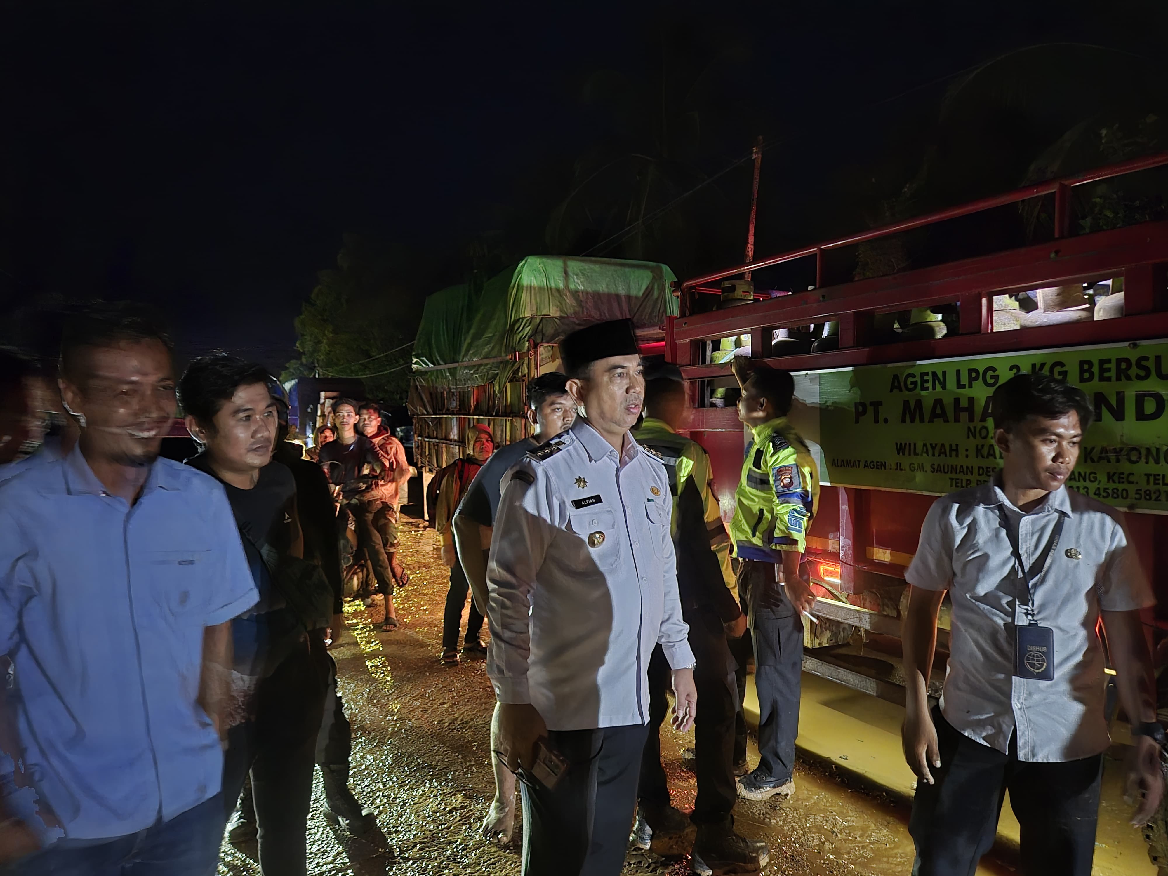 Pj Bupati KKU Tinjau Kemacetan Akibat Jalan Rusak Parah
