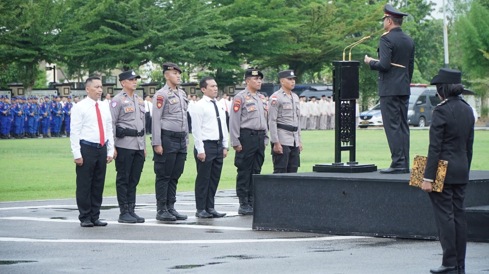 Enam Anggota Polres Kapuas Hulu Berprestasi Diganjar Penghargaan Kapolda Kalbar