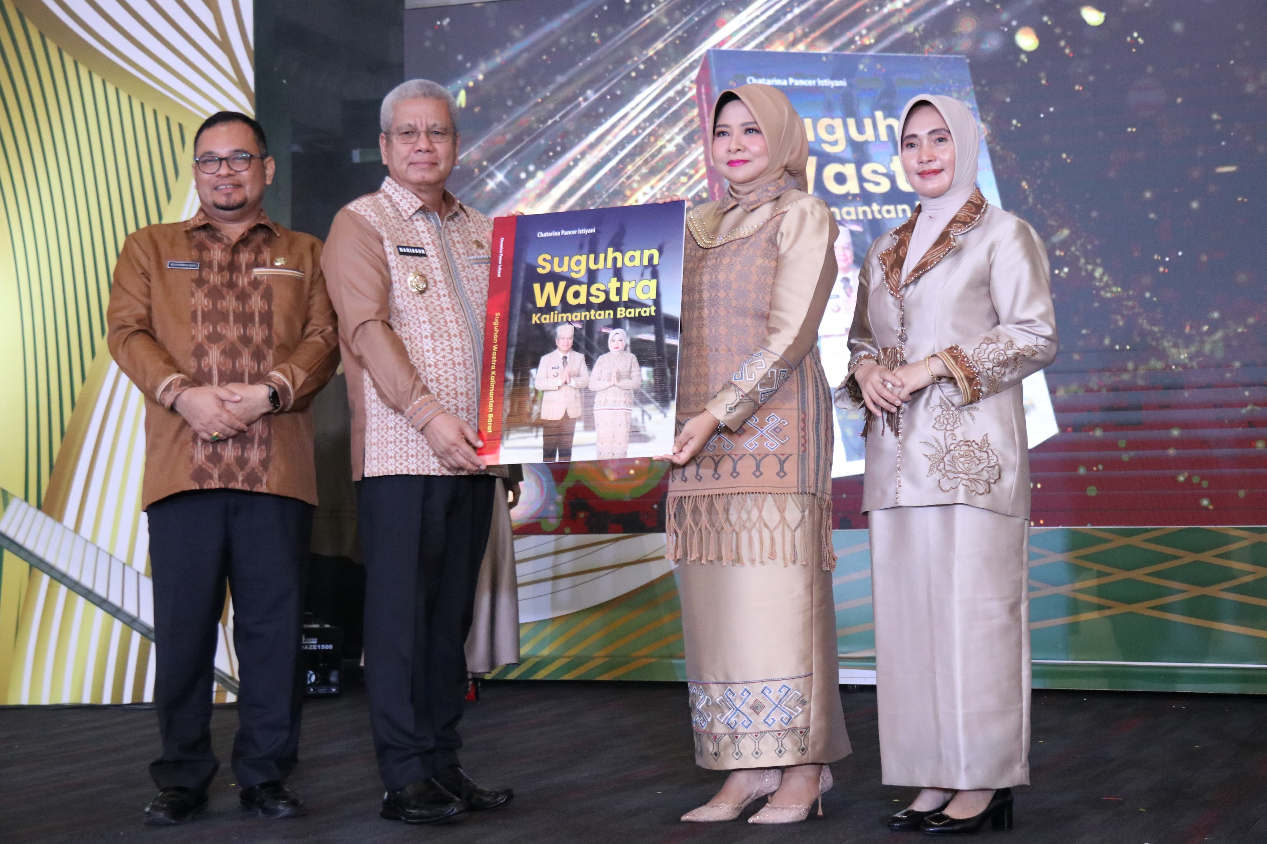 Dekranasda Luncurkan Buku “Suguhan Wastra Kalimantan Barat” Bisa Diakses Secara Digital