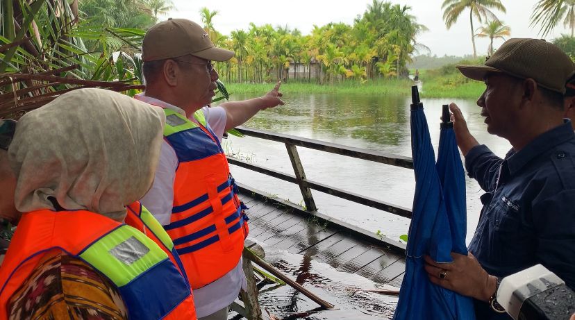 Banjir Rob di Kalbar, Pj Gubernur Harisson Imbau Masyarakat Waspada Cuaca Ekstrem