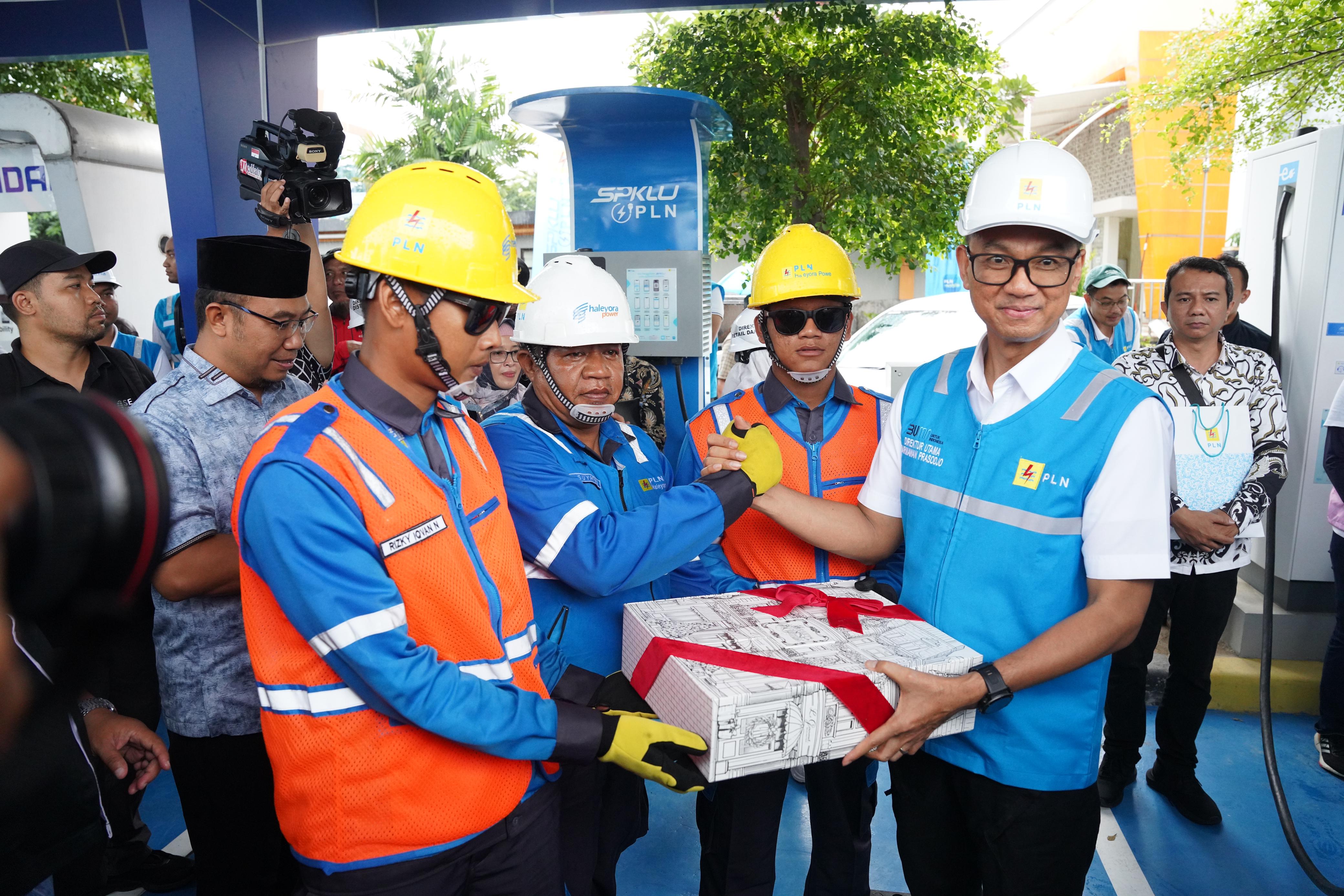 Hari ke-7 Layani Nataru, Transaksi SPKLU PLN Cetak Rekor Tertinggi, Naik Lebih 400 Persen!