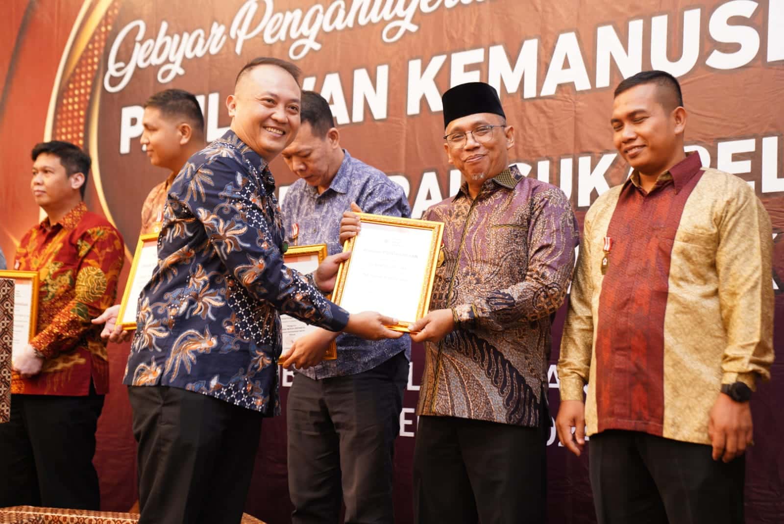 Sekda Amirullah Terima Penghargaan Donor Darah 50 kali