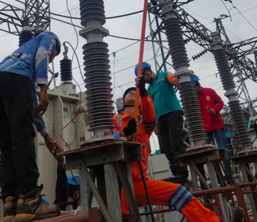 Jaga Keandalan Listrik Selama Natal dan Tahun Baru, PLN Perkuat Peralatan Anti Petir