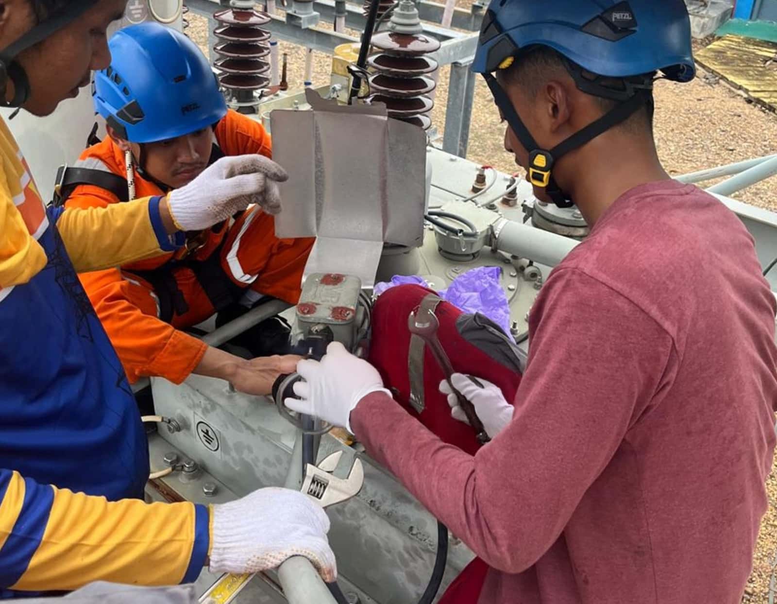 Jaga Listrik Nataru, PLN Gerak Cepat Perbaiki Kebocoran Oli Trafo Gardu Induk di Banjarmasin