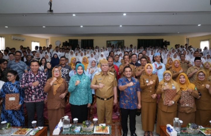 Ketua Komisi II DPR RI Jadi Pembicara Seminar di SMAN 1 Pontianak