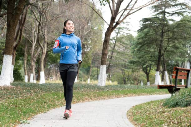 5 Olahraga Ringan yang Aman Dilakukan Saat Menstruasi