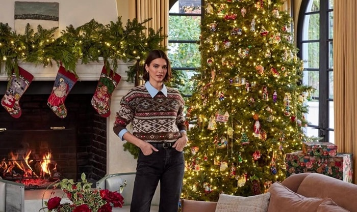 Kendall Jenner Pamer Dekorasi Natal di Rumahnya di Los Angeles, Mewah Banget!