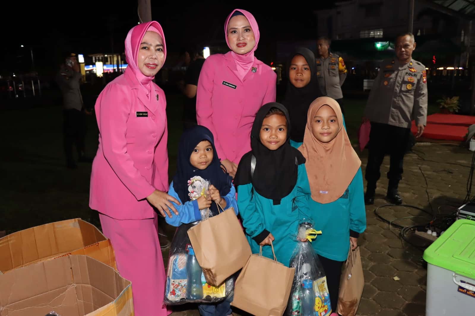 Kapolres Kapuas Hulu Beri Tali Asih untuk Anak Yatim Piatu Yayasan Baitul Maqdis