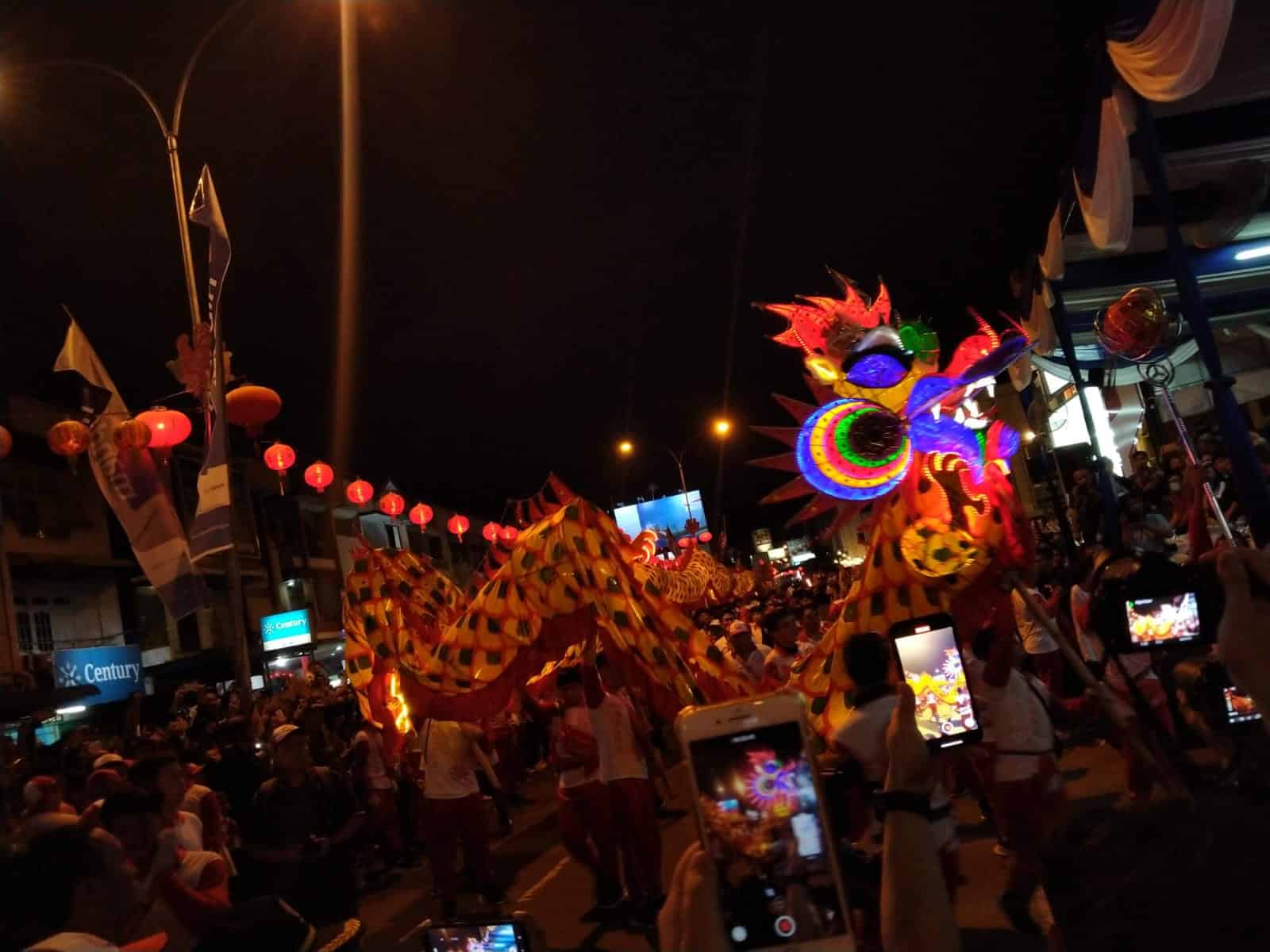 38 Replika Naga Bersinar Siap Meriahkan Cap Go Meh 2025 di Pontianak