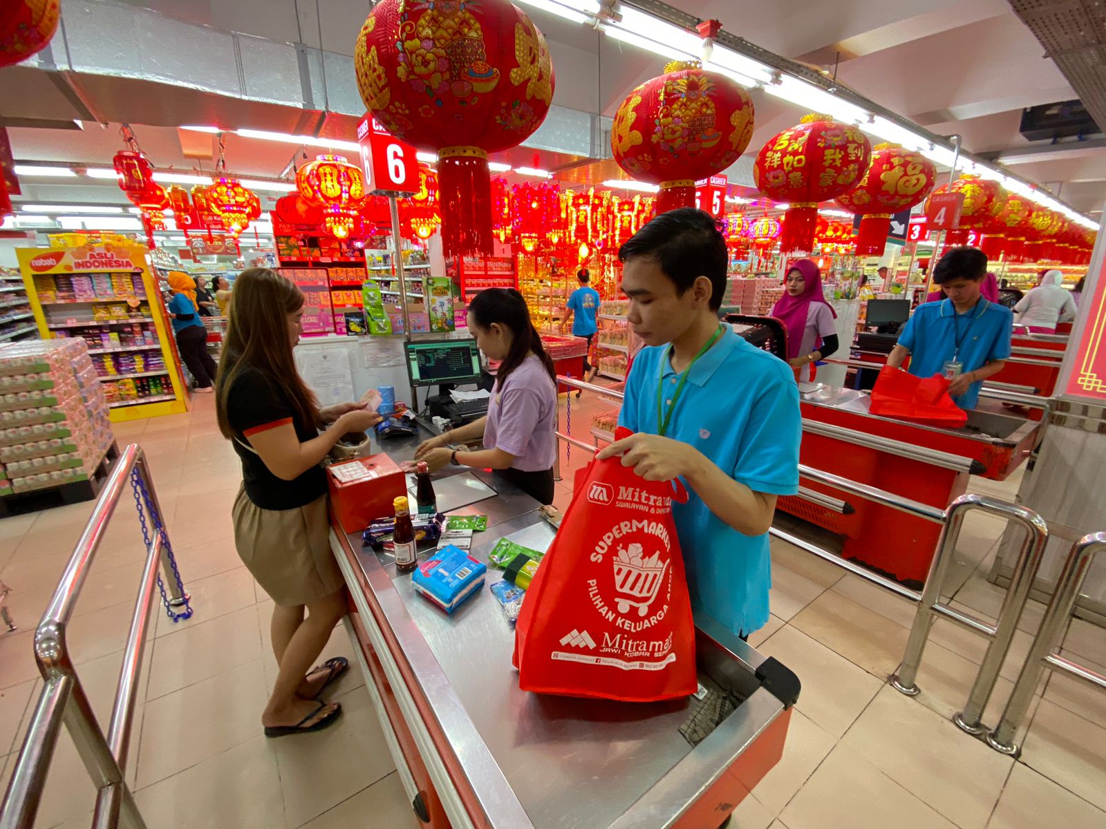Swalayan di Pontianak Tak Lagi Sediakan Kantong Plastik, Pj Wali Kota Imbau Warga Bawa Tas Belanja Sendiri