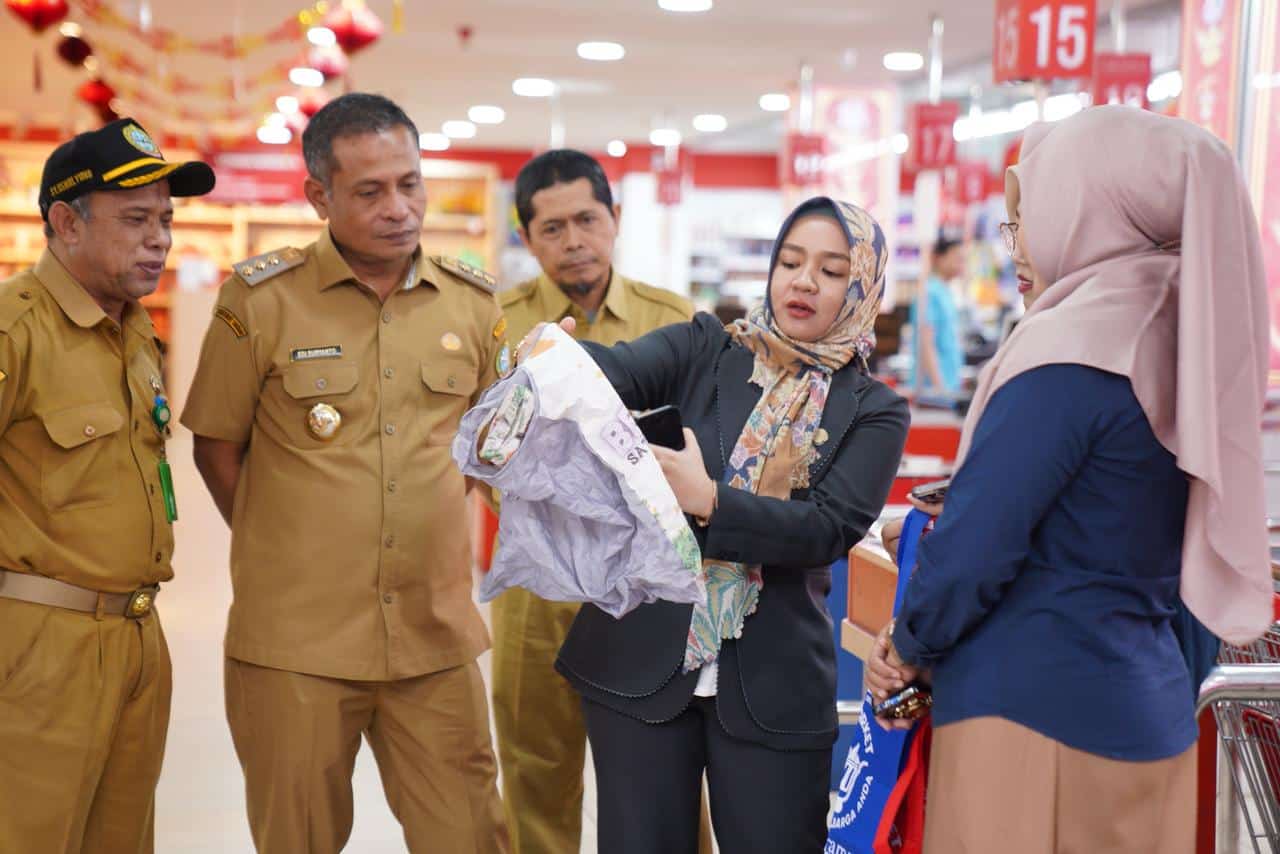 Pemkot Pontianak Sidak Swalayan Terapkan Larangan Kantong Plastik
