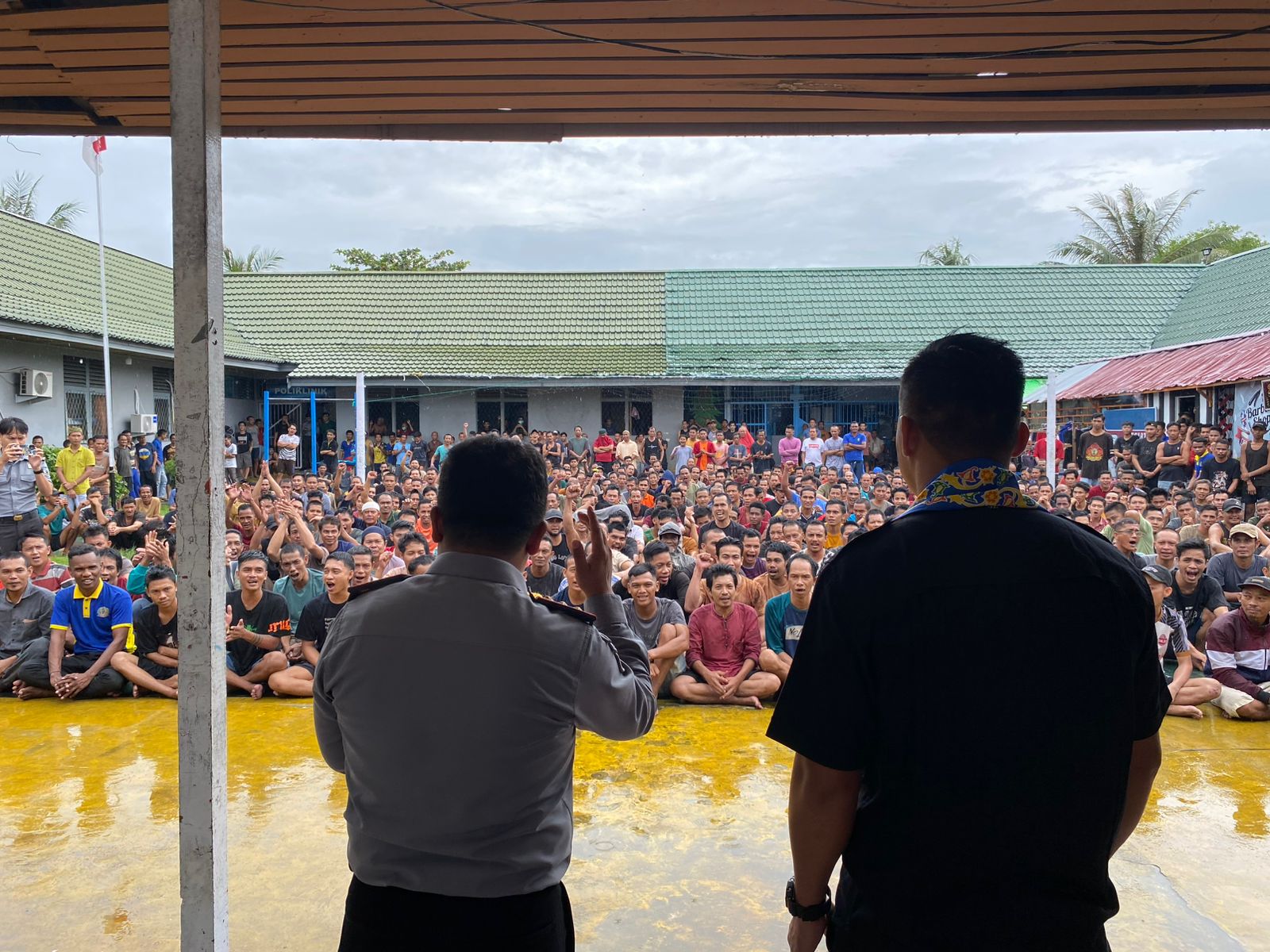 Daud Yordan Petinju Legendaris Indonesia Sapa dan Beri Motivasi WBP di Lapas Ketapang