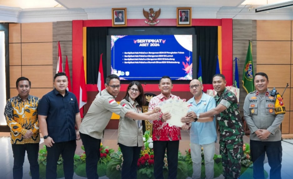 BPN Serahkan 11.088 Sertifikat Tanah untuk Rakyat di Kabupaten Sanggau