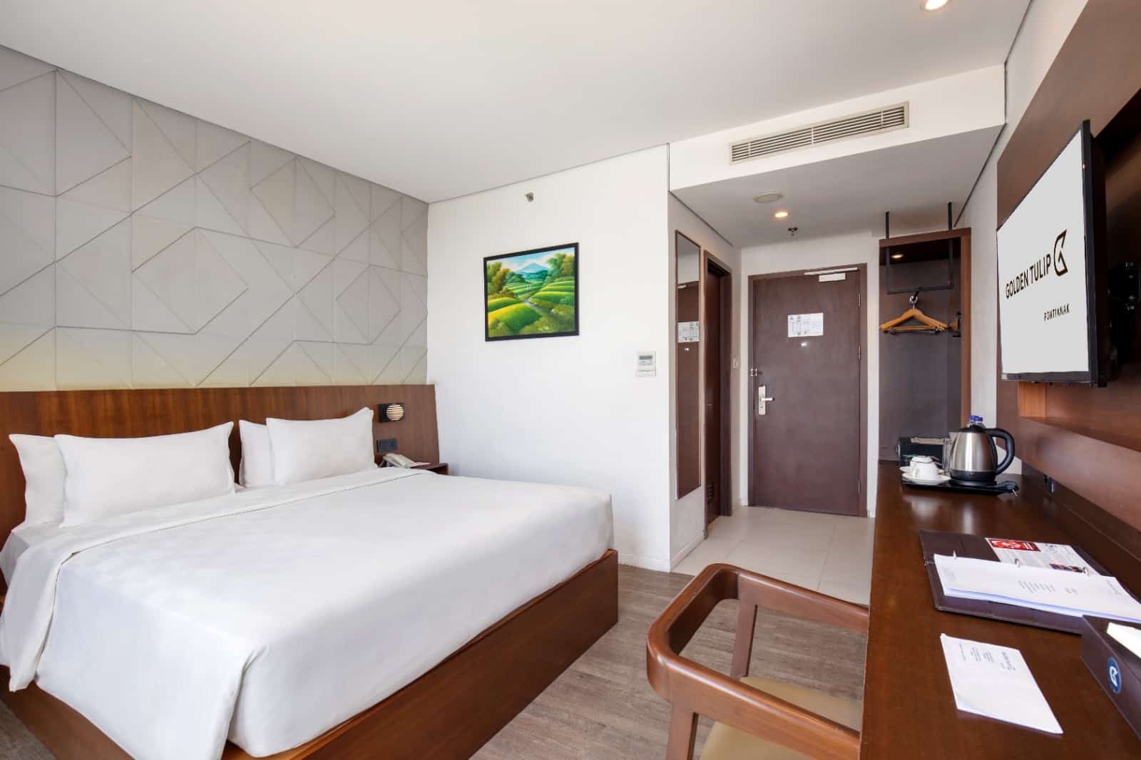 Sambut Imlek 2025, Hotel Golden Tulip Pontianak Tawarkan Promo Kamar “Auspicious”