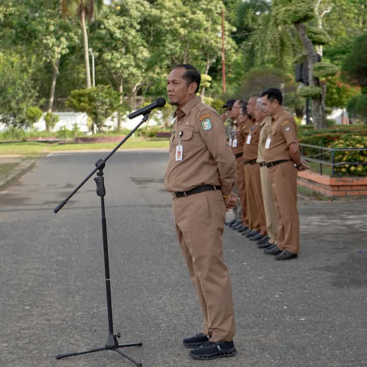 Pimpin Apel Pagi, Pj Sekda Ketapang Ajak ASN Terapkan Core Value ASN BerAkhlak