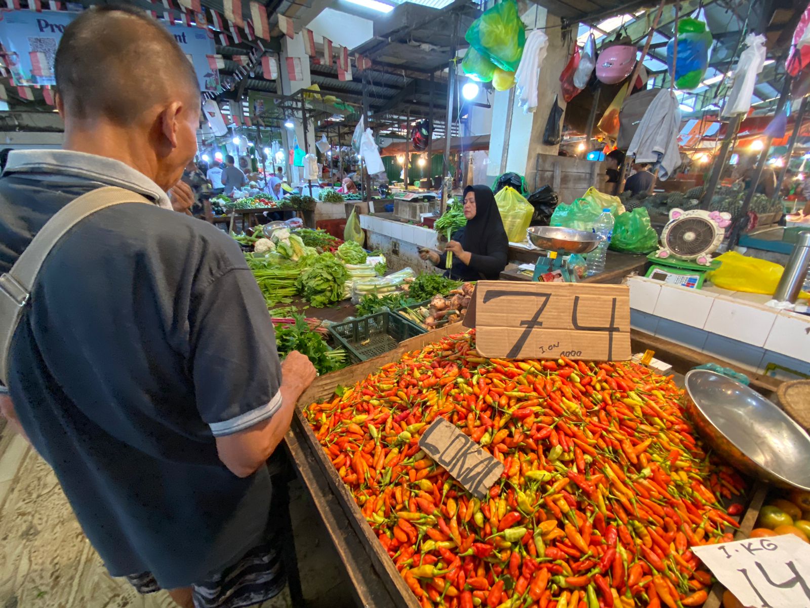 Harga Cabai Rawit di Pasar Flamboyan Melonjak Tinggi
