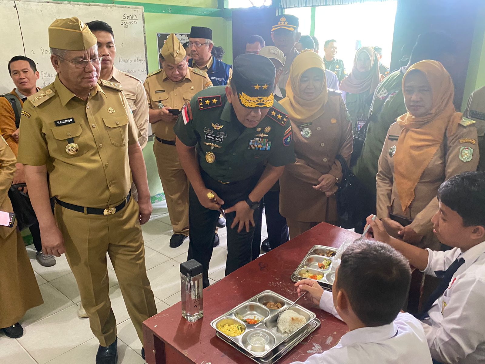 Program Makan Bergizi Gratis Resmi Dimulai di Pontianak, Harisson: Bertahap untuk 1,1 Juta Siswa di Kalbar