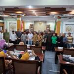 { \Illuminate\Support\Str::words($kategorix->post_title, 30, '') }}