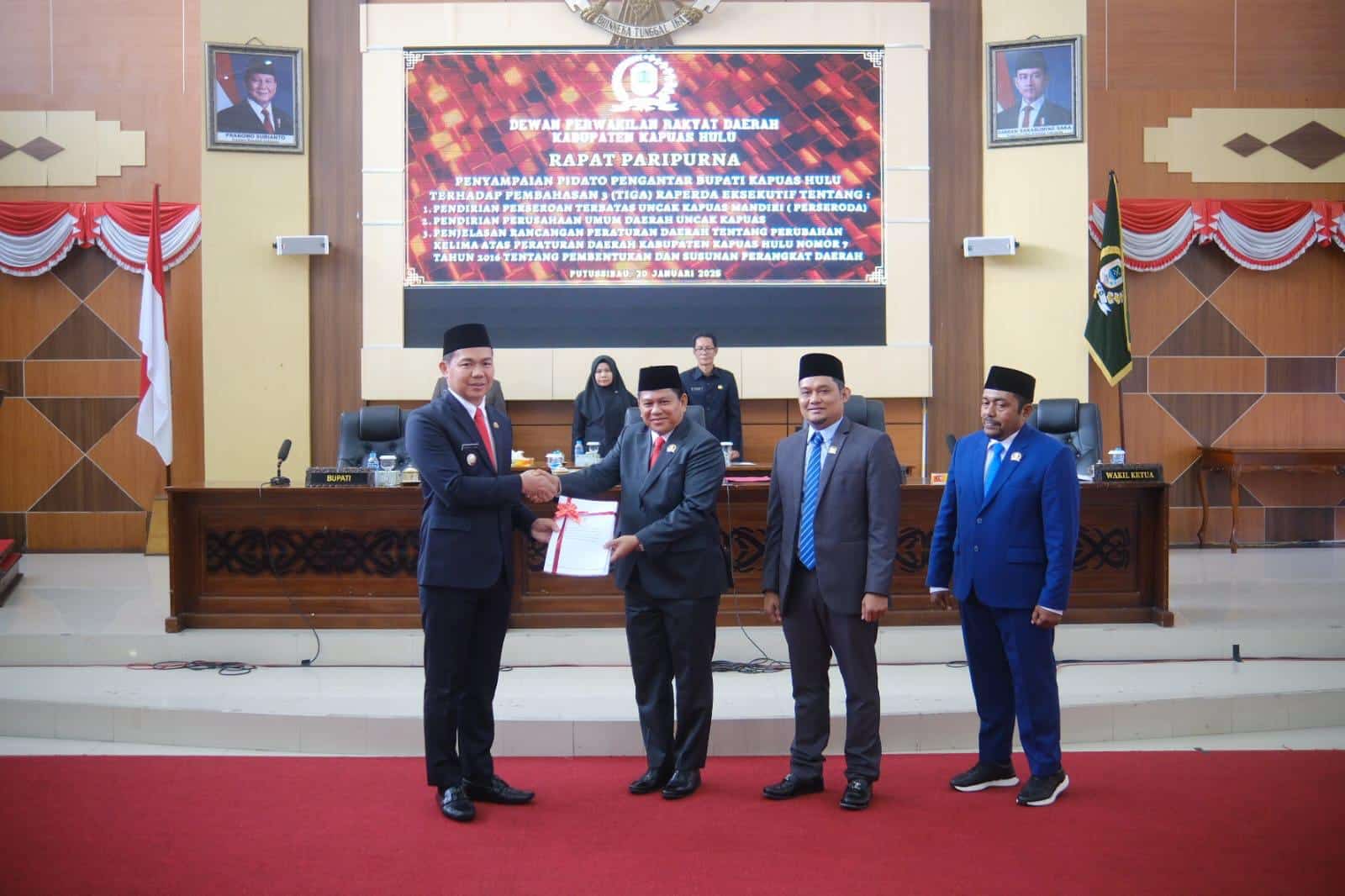 Bupati Fransiskus Sampaikan Tiga Raperda kepada Legislatif Kapuas Hulu, Diantaranya Tentang BRIN