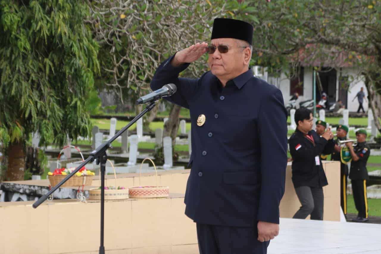 Sambut Usia 68 Tahun Pemprov Kalbar, Pj Gubernur Harisson Ziarah ke Makam Pahlawan
