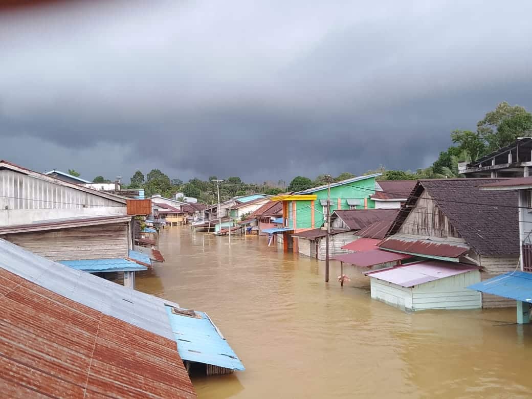 Banjir di Desa Darit Makin Parah, Ketinggian Air Capai Atap Rumah Warga