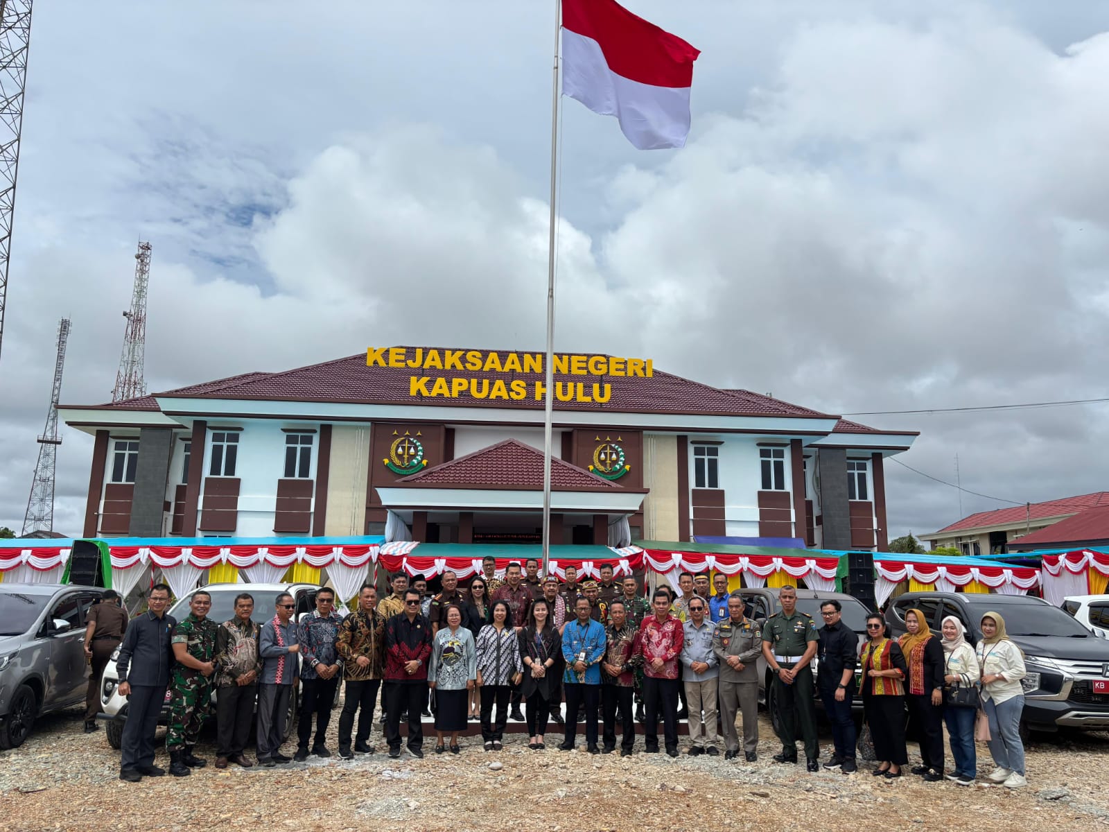Kapolres Kapuas Hulu Hadiri Peresmian Gedung Kejaksaan Negeri dan Ruangan IAD
