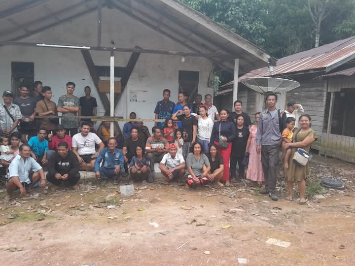 Segel Kantor Desa Kalimantan Manis Mata, Warga Tuntut Kades Transparan Soal Anggaran Desa