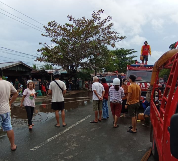 Kebakaran Hanguskan Sejumlah Kios Pedagang di Jalan MT Haryono Ketapang