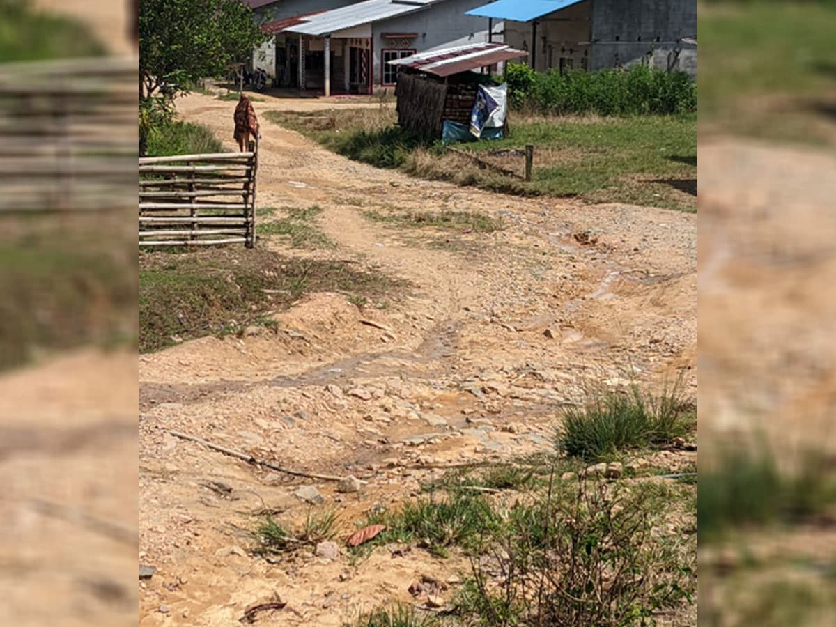 Kondisi Jalan Dusun Karasik Memprihatinkan, Warga Berharap Perhatian Pemerintah
