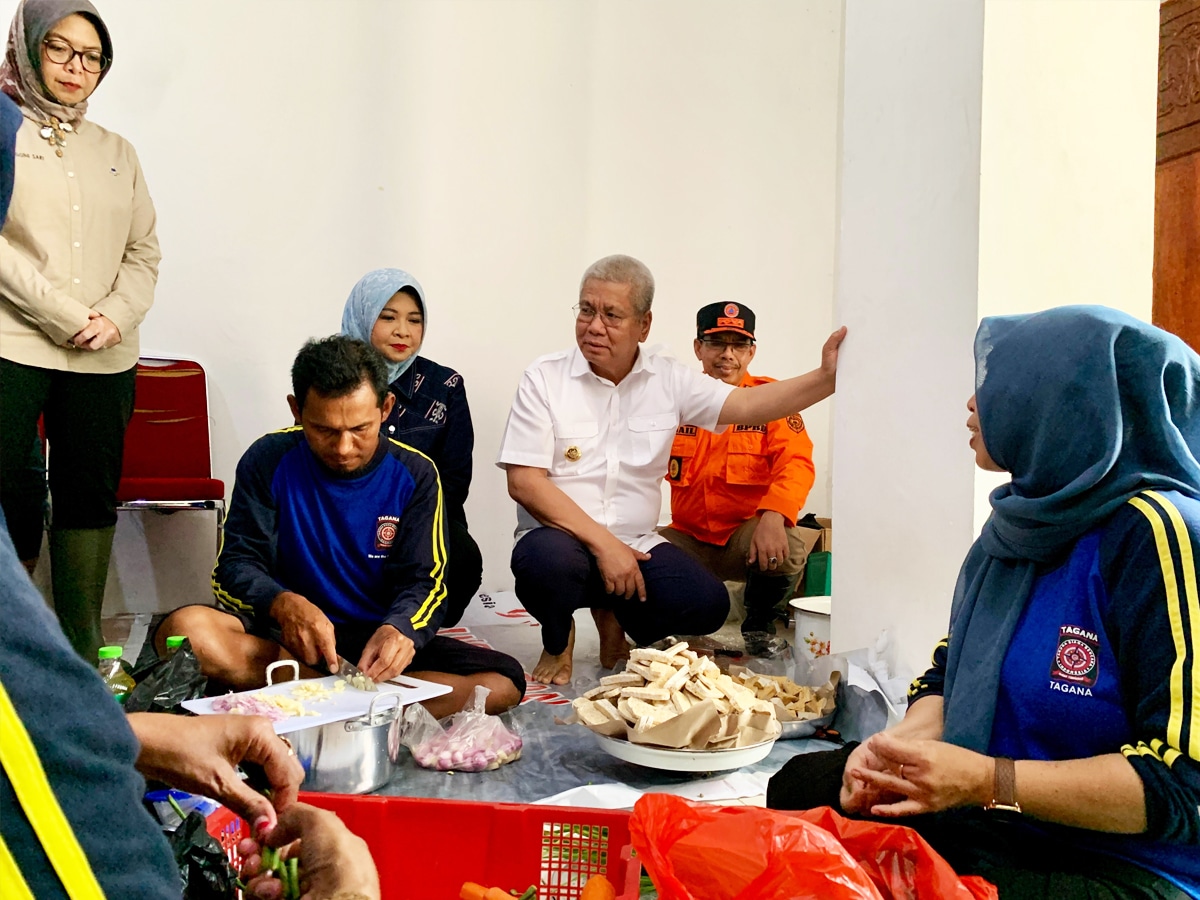 Pj Gubernur Harisson Instruksikan Perusahaan di Kalbar Bergerak Cepat Bantu Korban Banjir