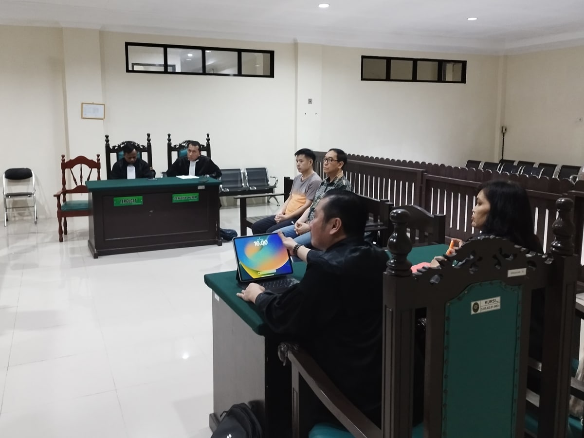 Fakta Hukum Pengadilan Tinggi Pontianak Vonis Bebas WNA China yang Keruk Ratusan Kilo Emas Kalbar: Bukti Lemah, Penyidikan Tak Cermat?