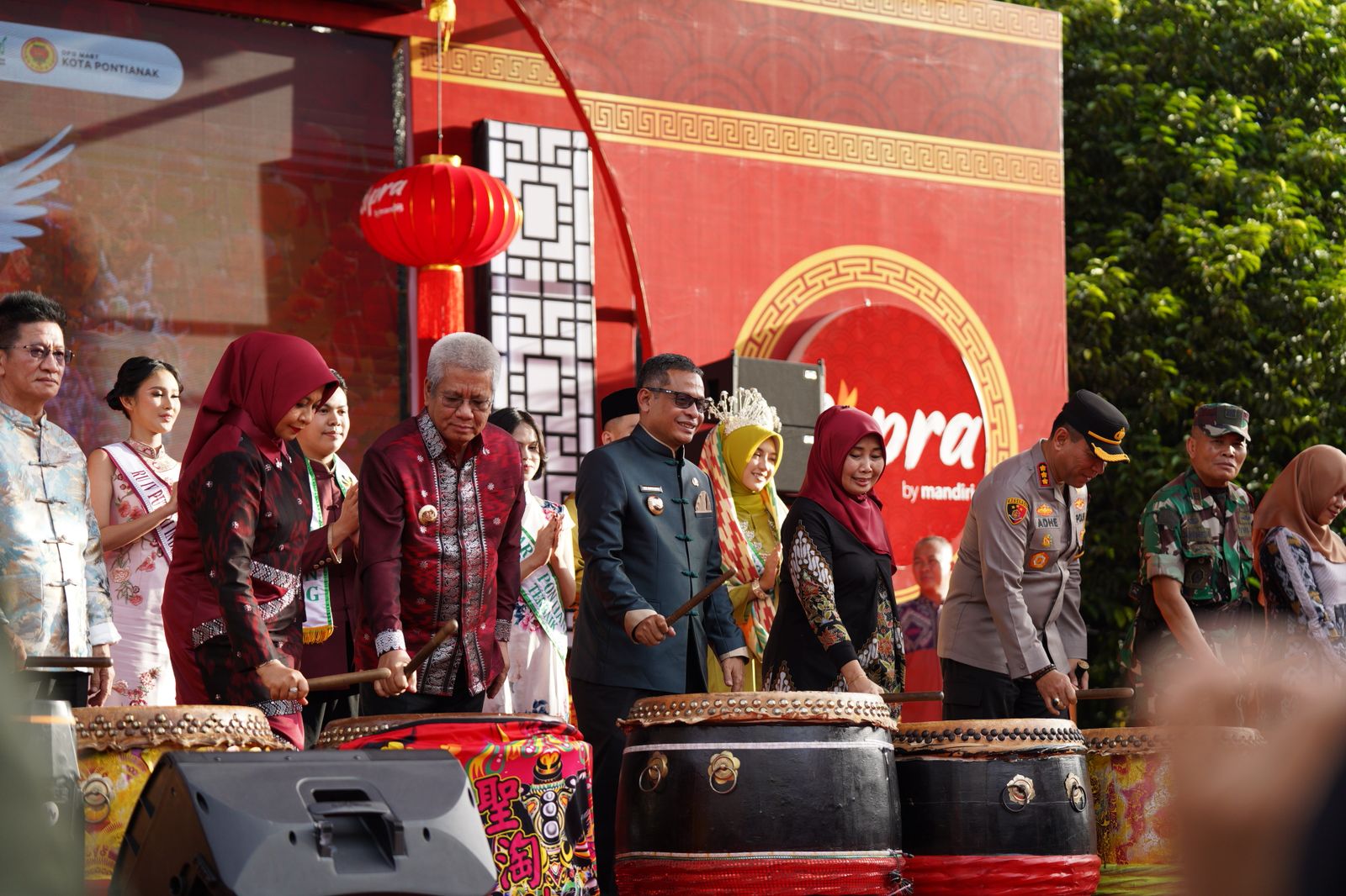 Warga Tumpah Ruah di Pembukaan Pekan Kuliner Cap Go Meh