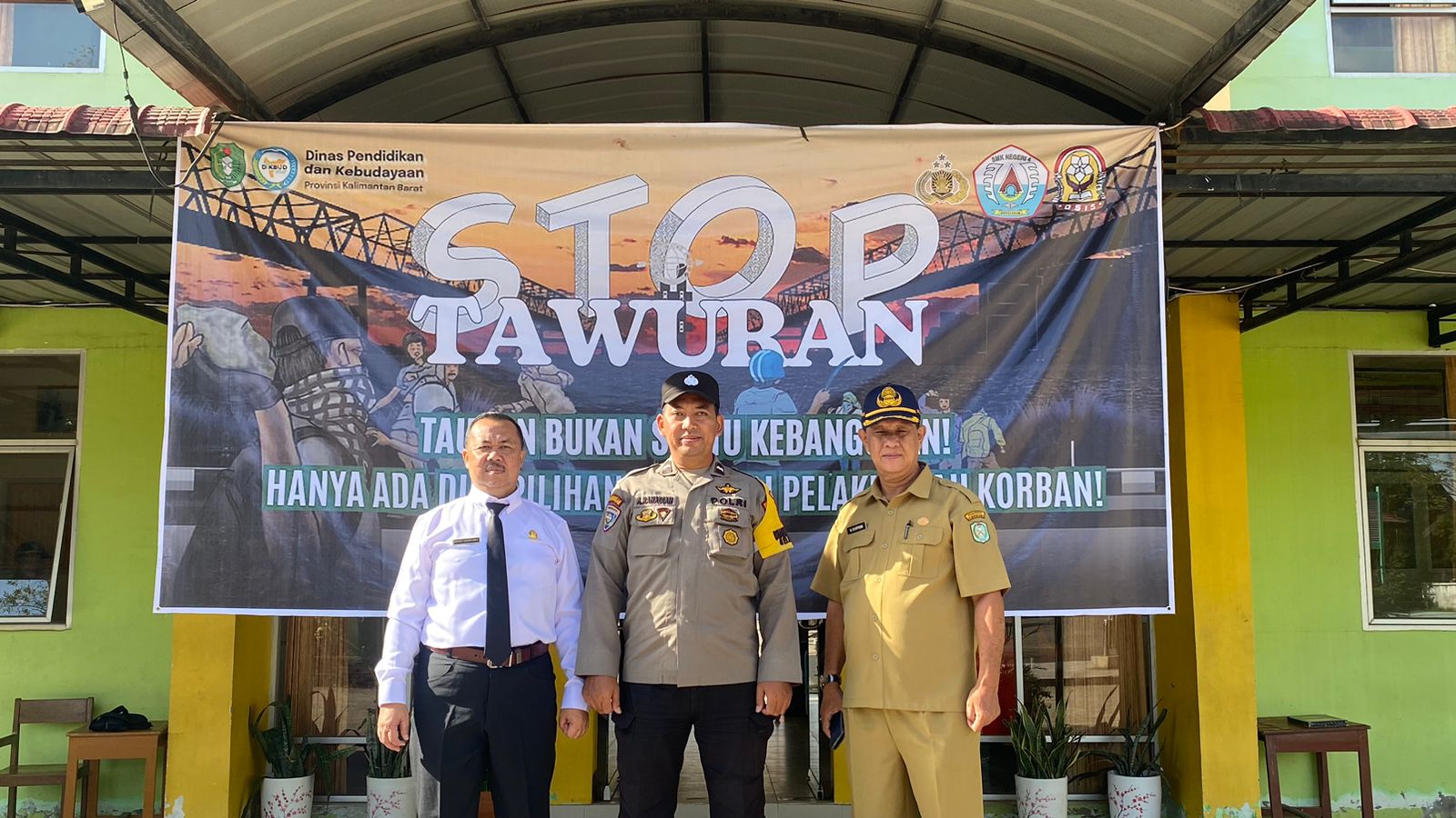 SMKN 4 Pontianak Sosialisasikan Bahaya Tawuran, Bhabinkamtibmas: Sudah 100 Remaja Diamankan