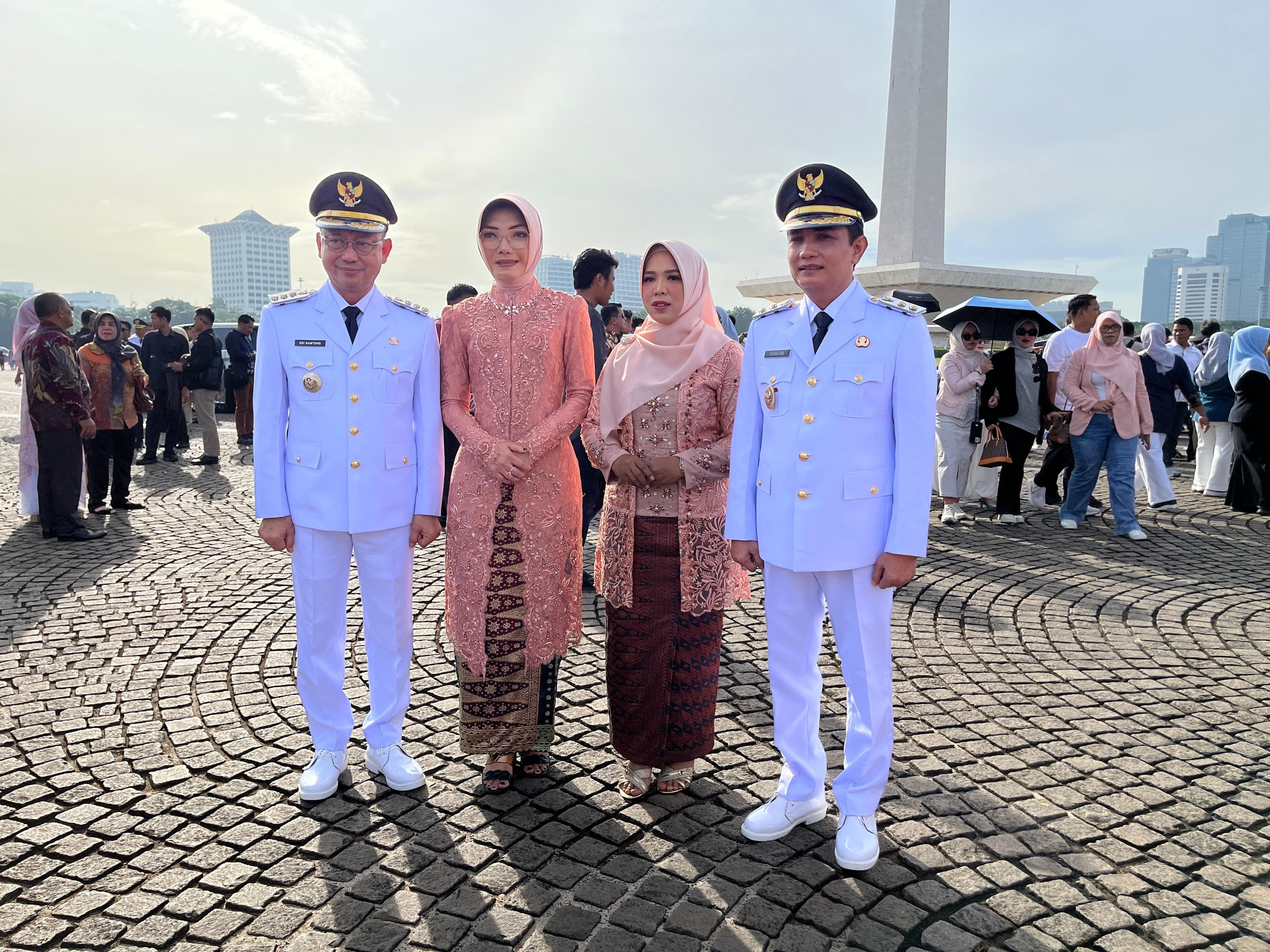 Tiba di Lapangan Monas, Edi-Bahasan Berbaris Menuju Istana Negara