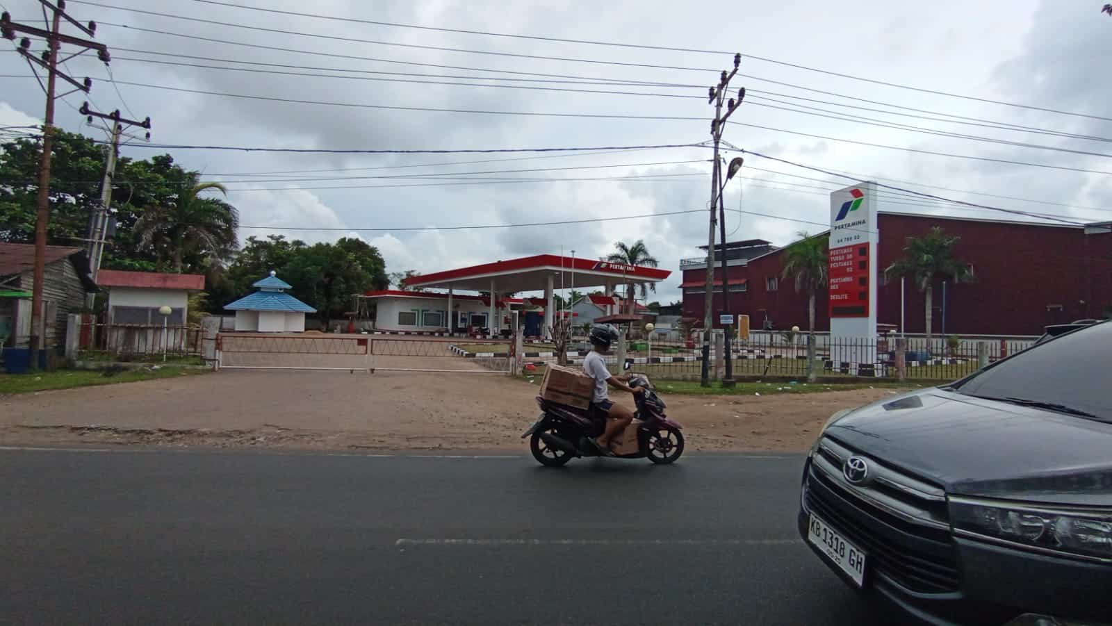 Di SPBU Cepat Habis, Warga Ketapang Keluhkan Harga Pertalite di Kios Rp 15 Ribu Per Liter